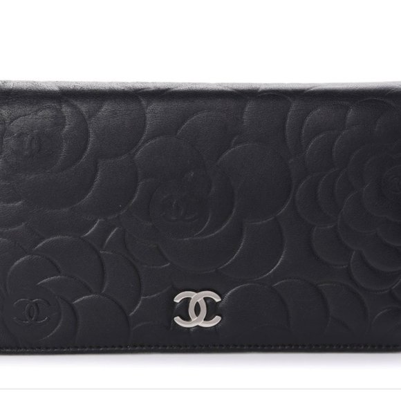 Chanel Lambskin Camellia Embossed Yen Wallet Black - Picture 1 of 7